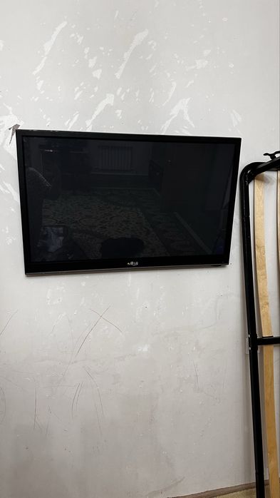 Телевизор LG срочно продам