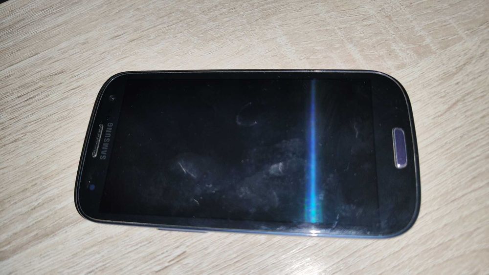 Телефон Самсунг, не включается