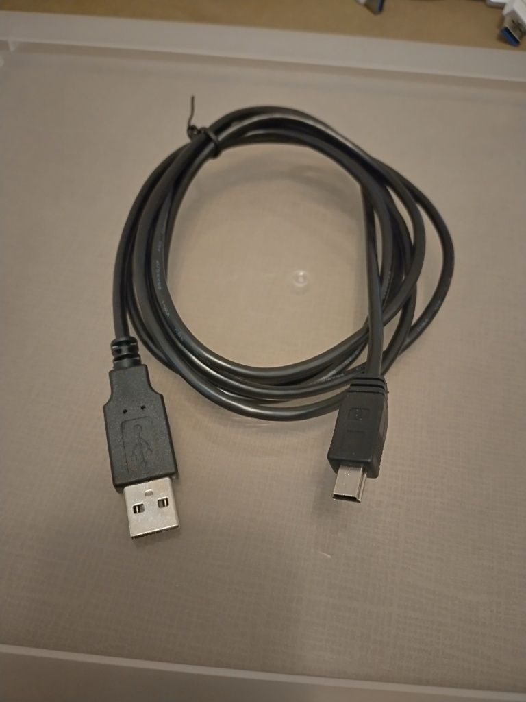 Cablu USB to  microUSB 1.8m
Tip porturi USB USB 2.0
Alimentar