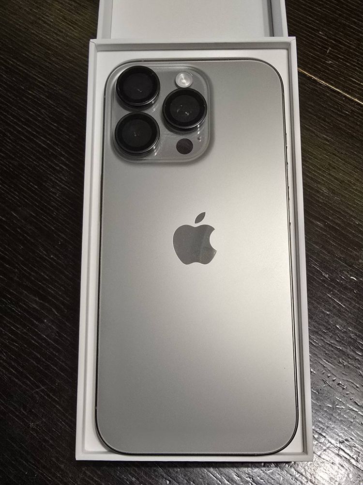 iPhone 16 Pro – Чисто нов | 3 години гаранция | Подарък слушалки