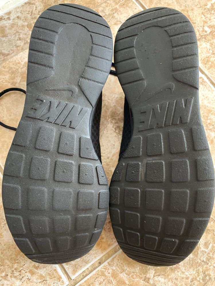 Маратонки Nike размер 40