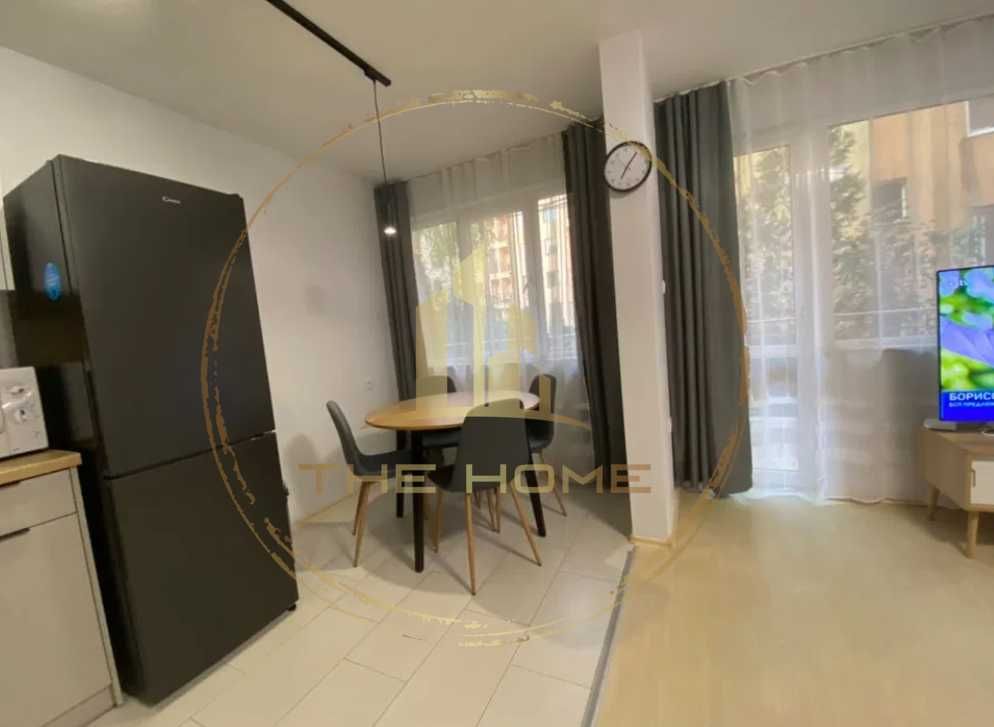 Дава се под наем Двустаен апартамент в Варна, Център - 75 кв.м за 450 € - Снимка #2