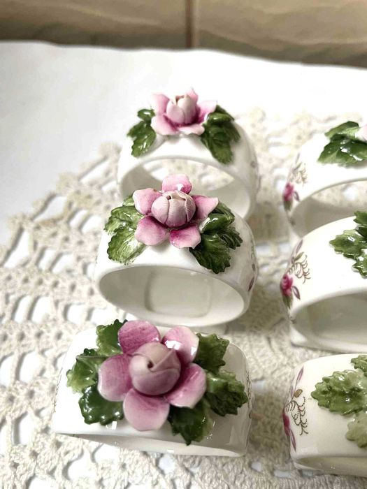 ROYAL ALBERT красиви пръстени за салфетки от костен порцелан от Англия