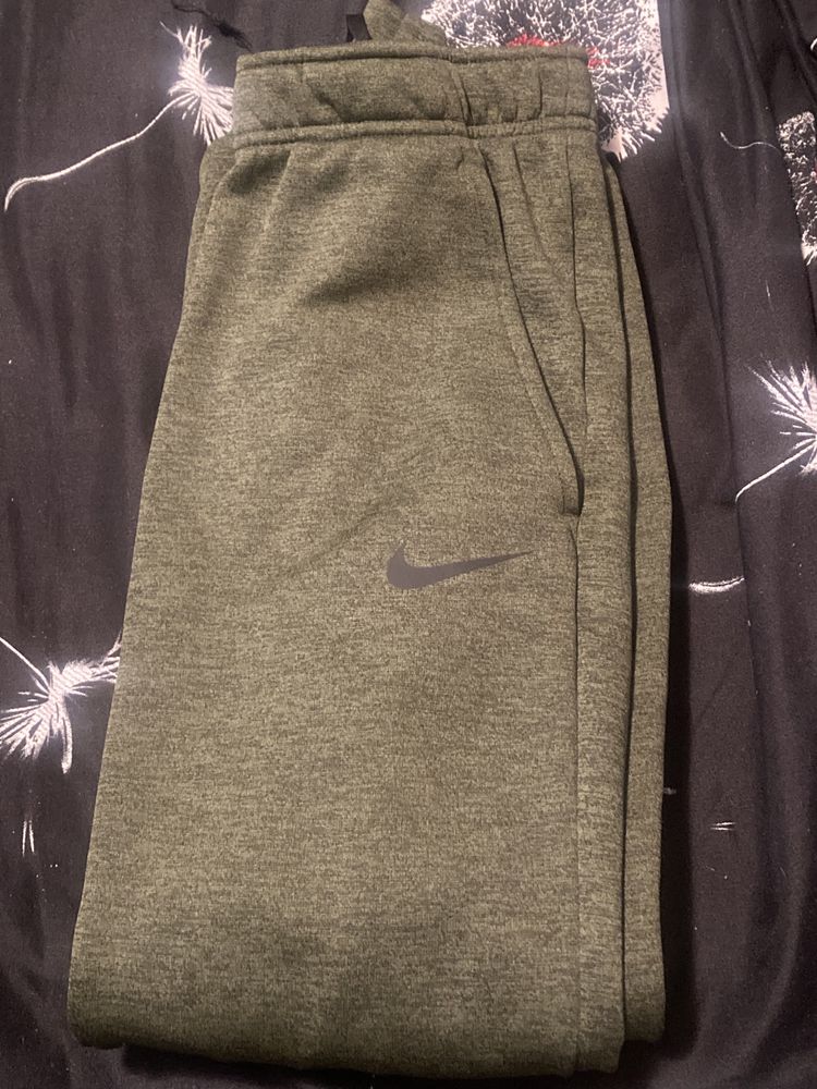 Nike pantaloni therma fit