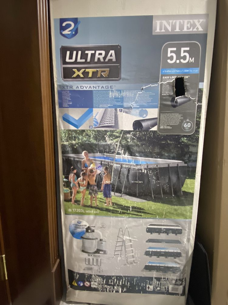 Intex 5.5 family pool
