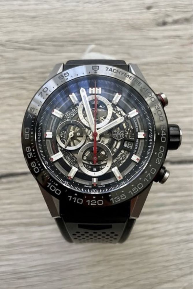 Tag Heuer CARRERA 01/45мм