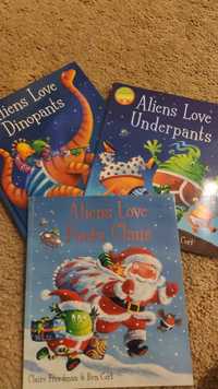 Set 3 cărți in limba engleza "Aliens Love"