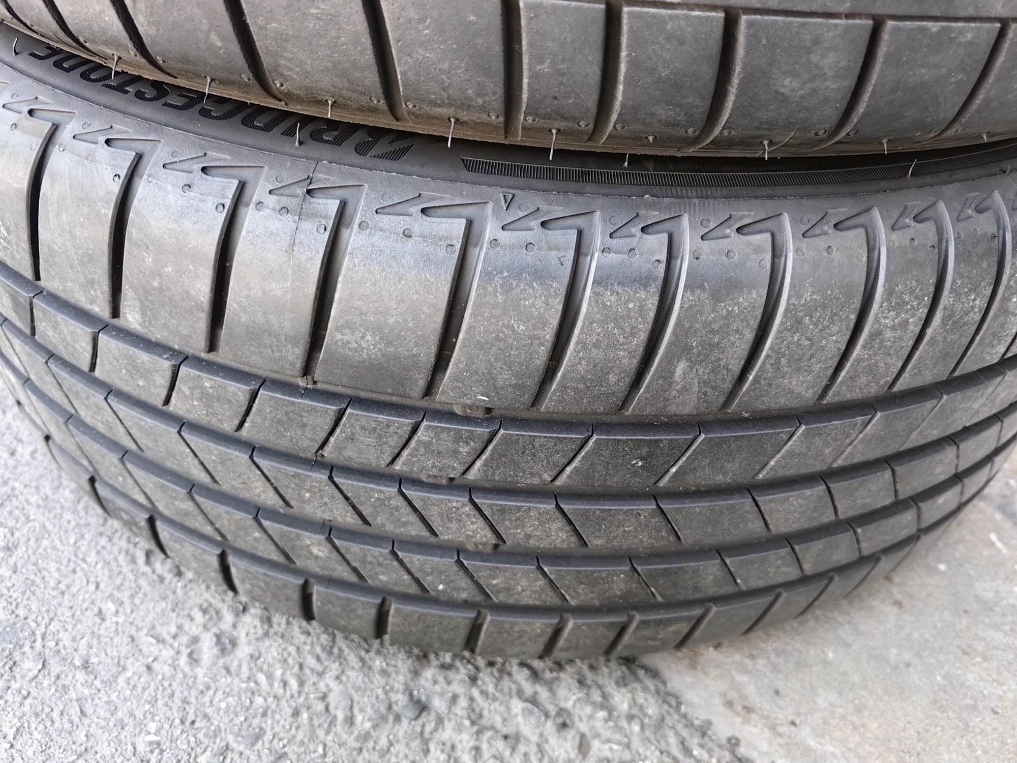 4 броя летни гуми 225/40/18. BRIDGESTONE