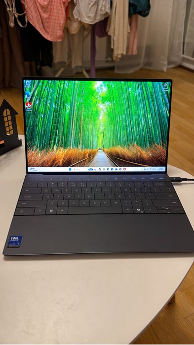 Vand/Schimb Laptop DELL XPS 13 9350 Echiparea de TOP
