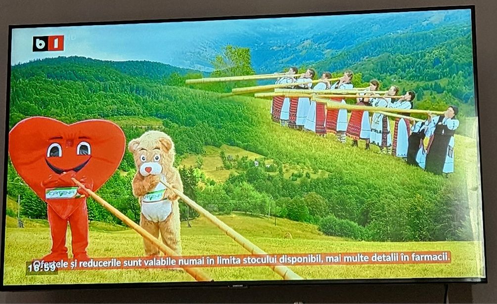 De vânzare: Televizor Smart Samsung, aproape nou, stare impecabilă.