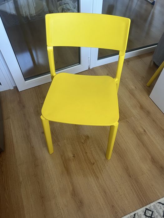 Vand scaune in stare foarte buna ca noi