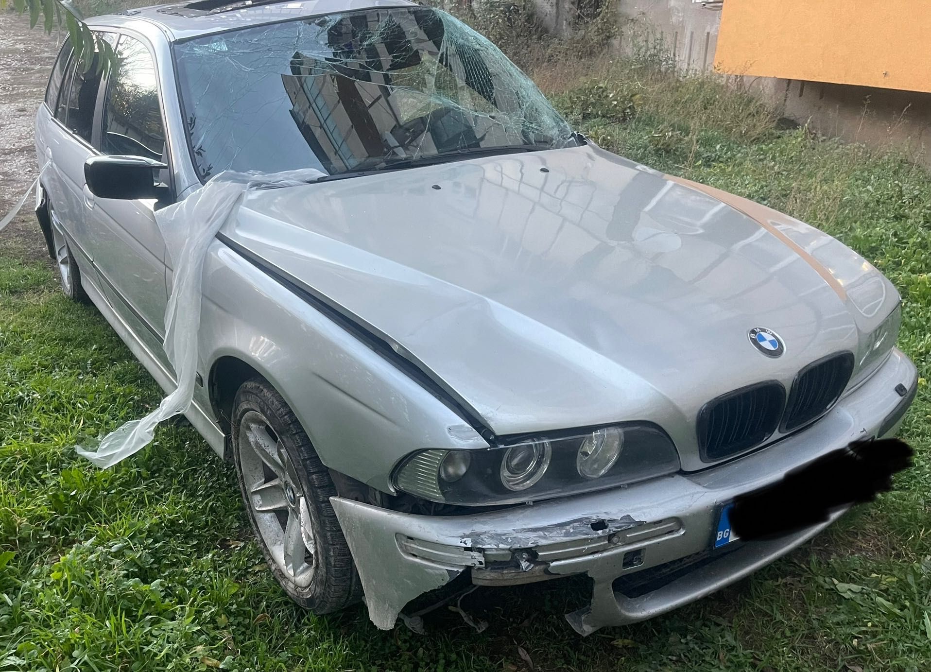 BMW e39 530i бензин на части! M54B30