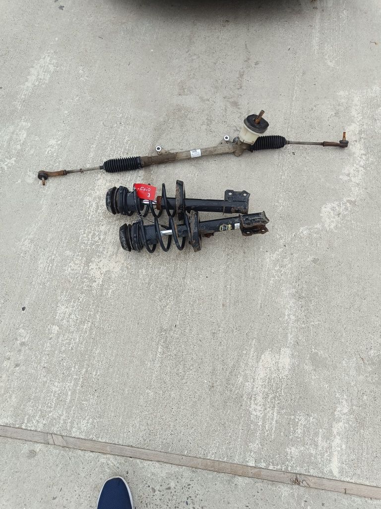 Vând caseta clio 3 și set amortizoare