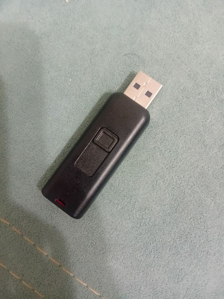 Продам USB флешку Apacer 64GB. Пишите смс в личку
