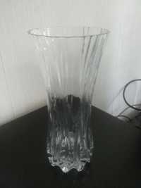 Нова стъклена ваза