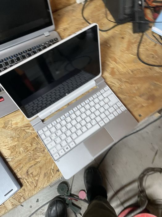 Lot 3 tablete/1 notebook