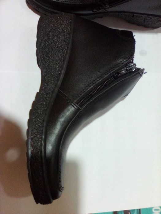 Шити и лепени кожени зимни обувки