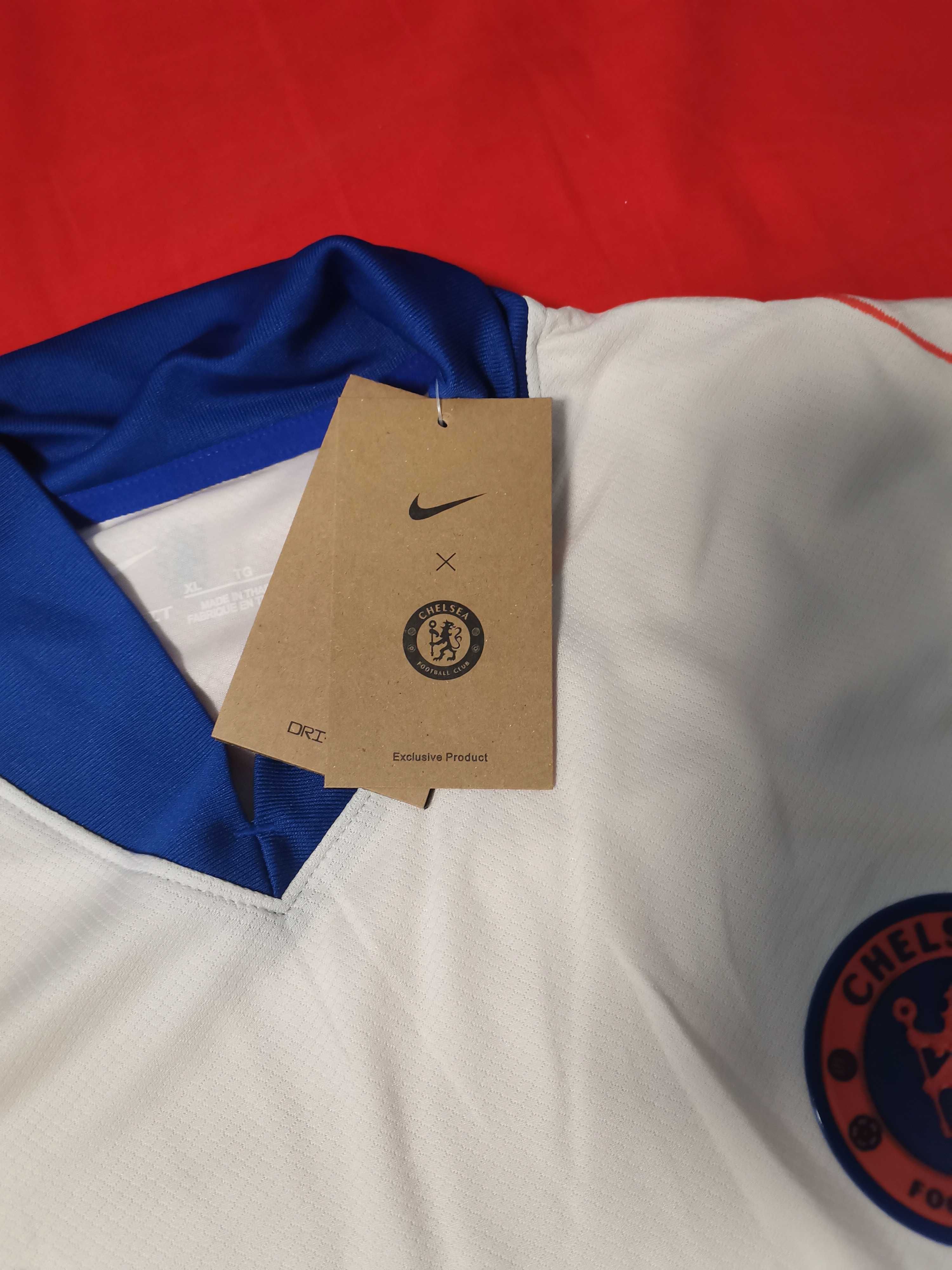 Тениска на Челси 24/25 away kit размер XL (става и за L).