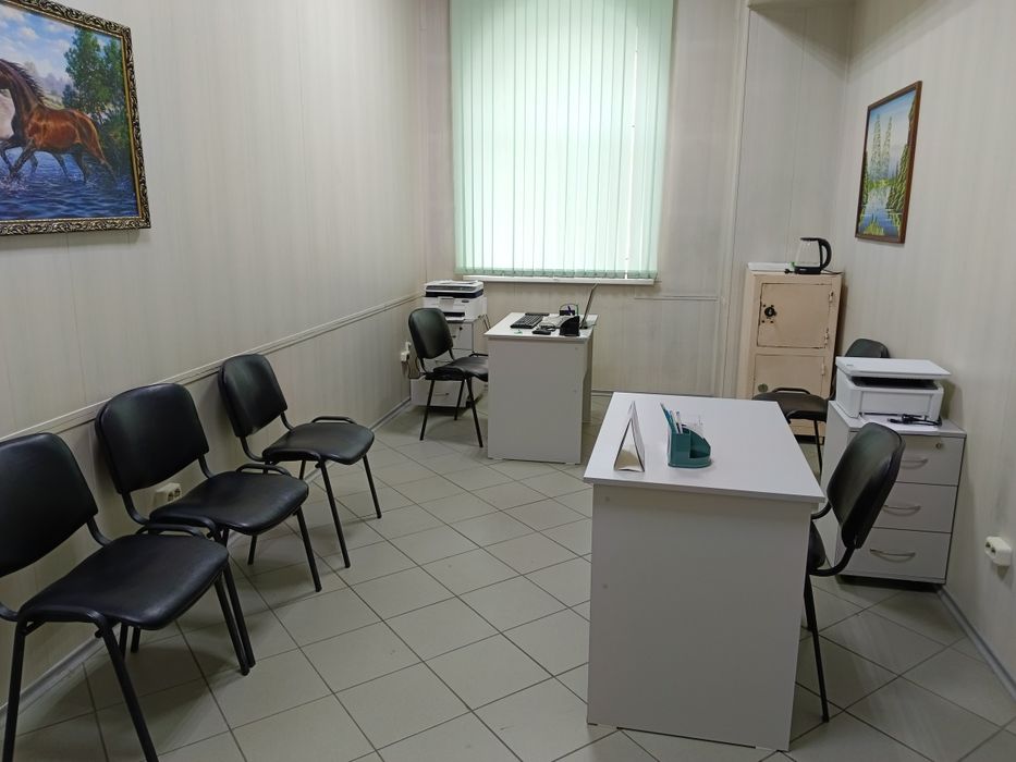 Продам офисную мебель, принтер и сейф
