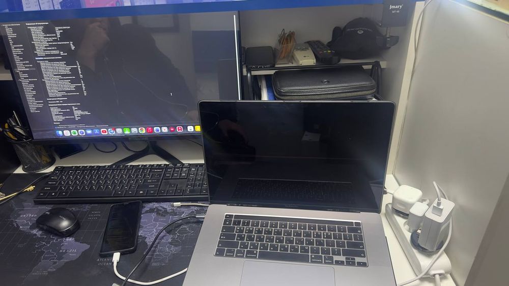 MACBOOK 16 inch 2019 A2141  i7