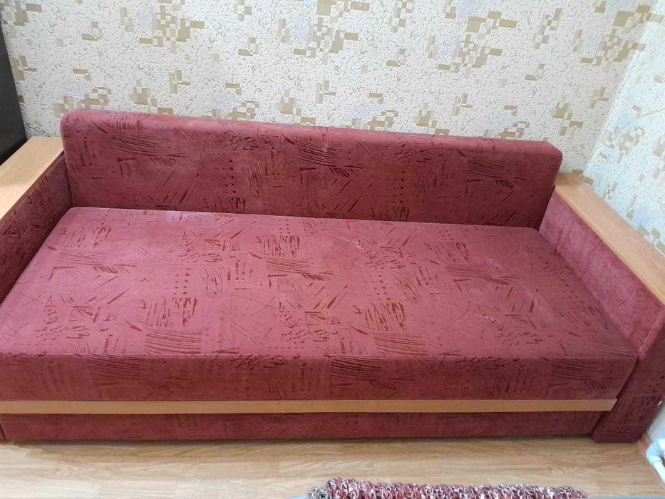 Диван б/у в хорошем состоянии, самовывоз