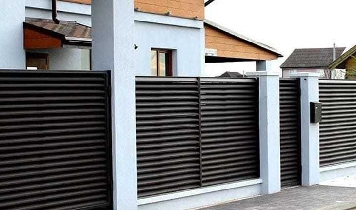 Garduri si porti stil jaluzea, sipca metalica, tabla cutata