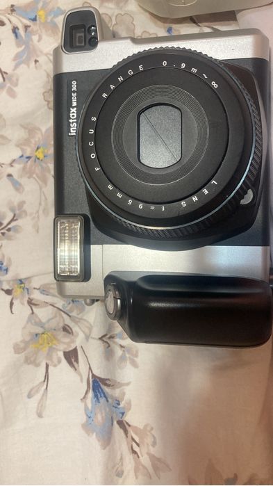 Фотоаппарат Instax Wide 300 продается