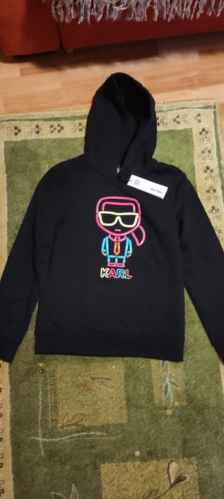 Hanorac KARL Lagerfeld original marimea xs,s,M colectia noua dama