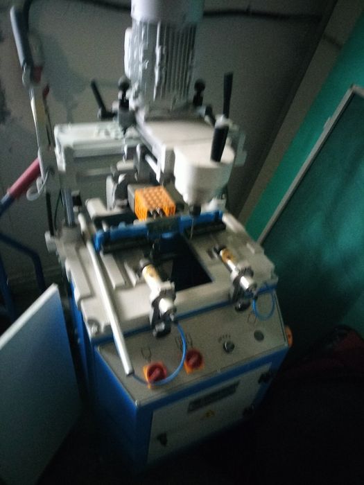 Vând utilaje pentru tâmplărie PVC