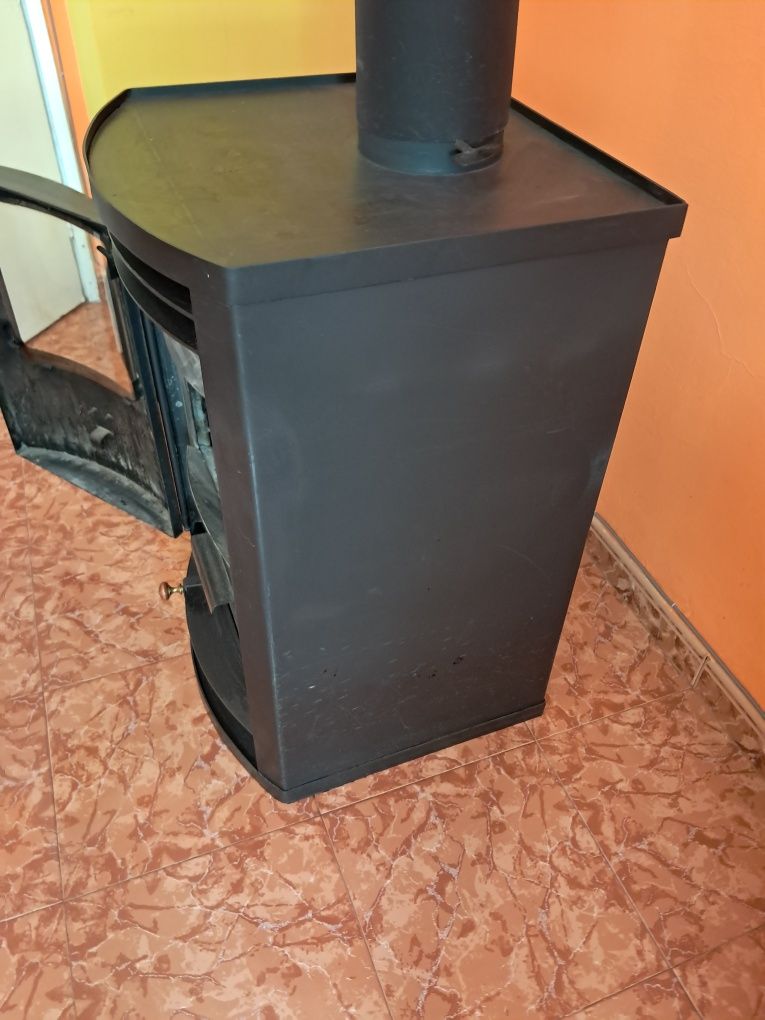 Продавам камина Прити