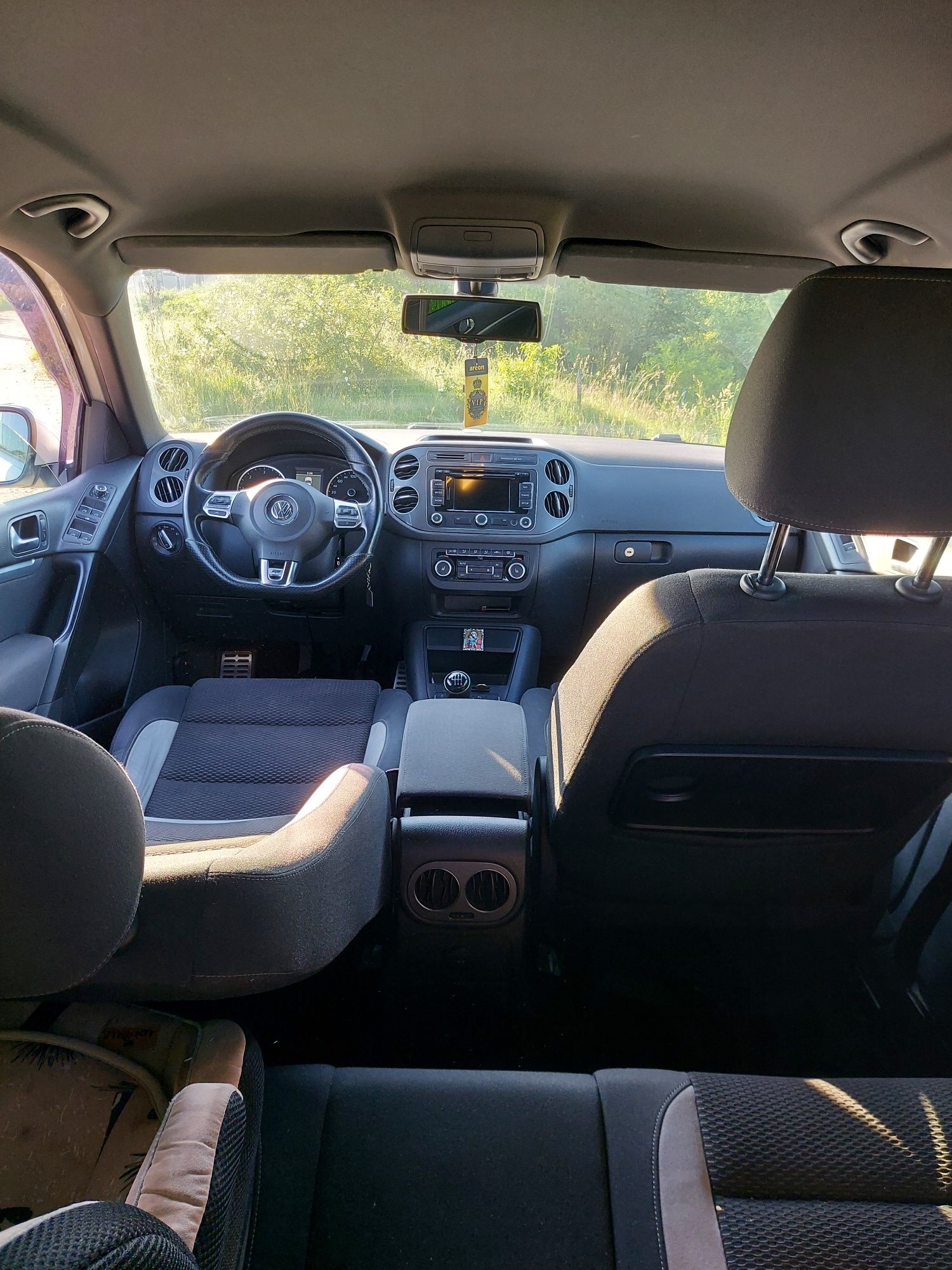 Vând Vw Tiguan R-line 12.200  euro