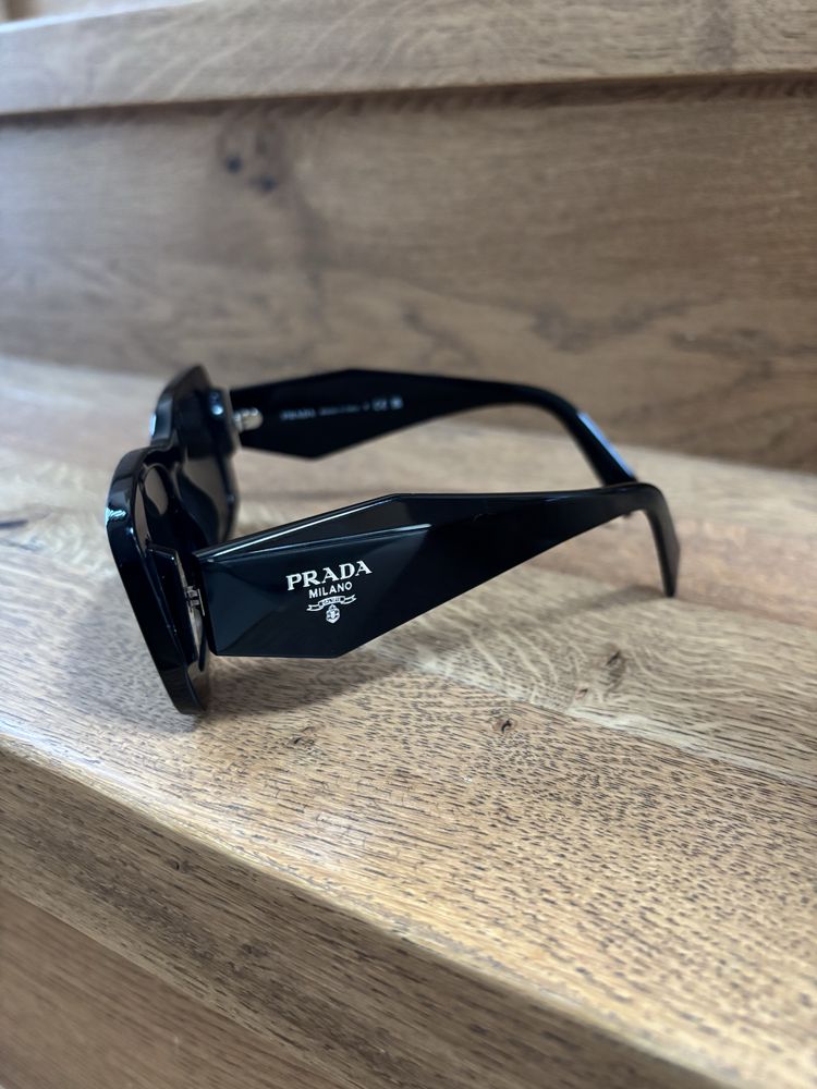 дамски слънчеви очила Prada