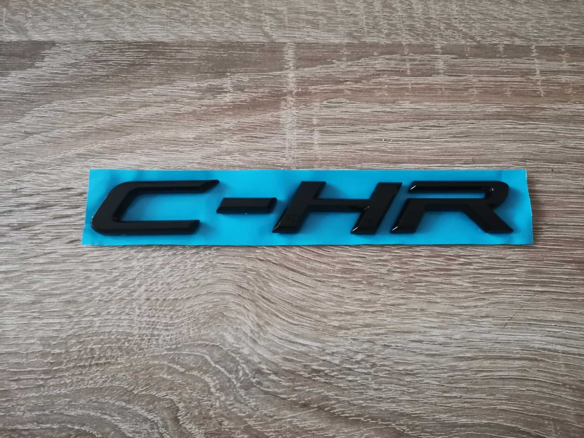 черен надпис емблема Toyota C-HR
