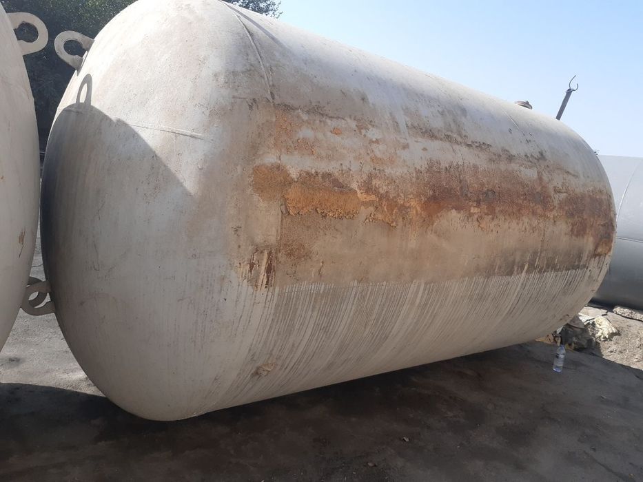 ЦИСТЕРНА ёмкосьти 20 25 тонн эмаль.