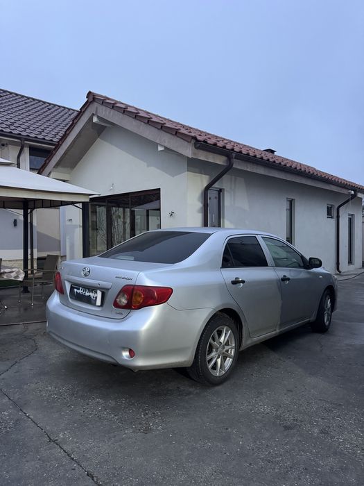 Dezmembrez Toyota Corolla