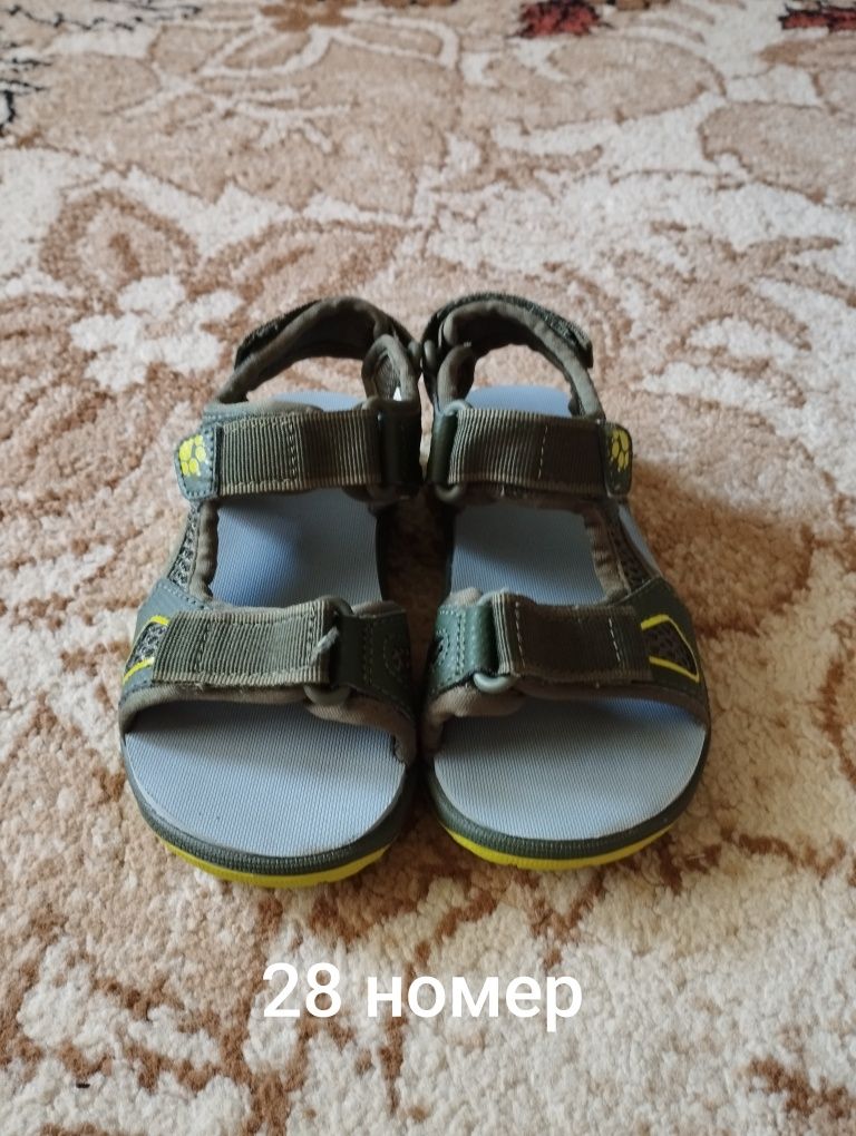 Сандали за момче 25,26,28 номер