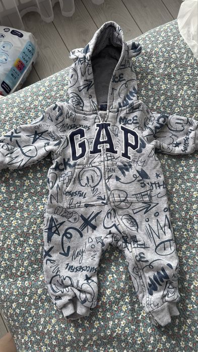 Продам детские комбинезоны