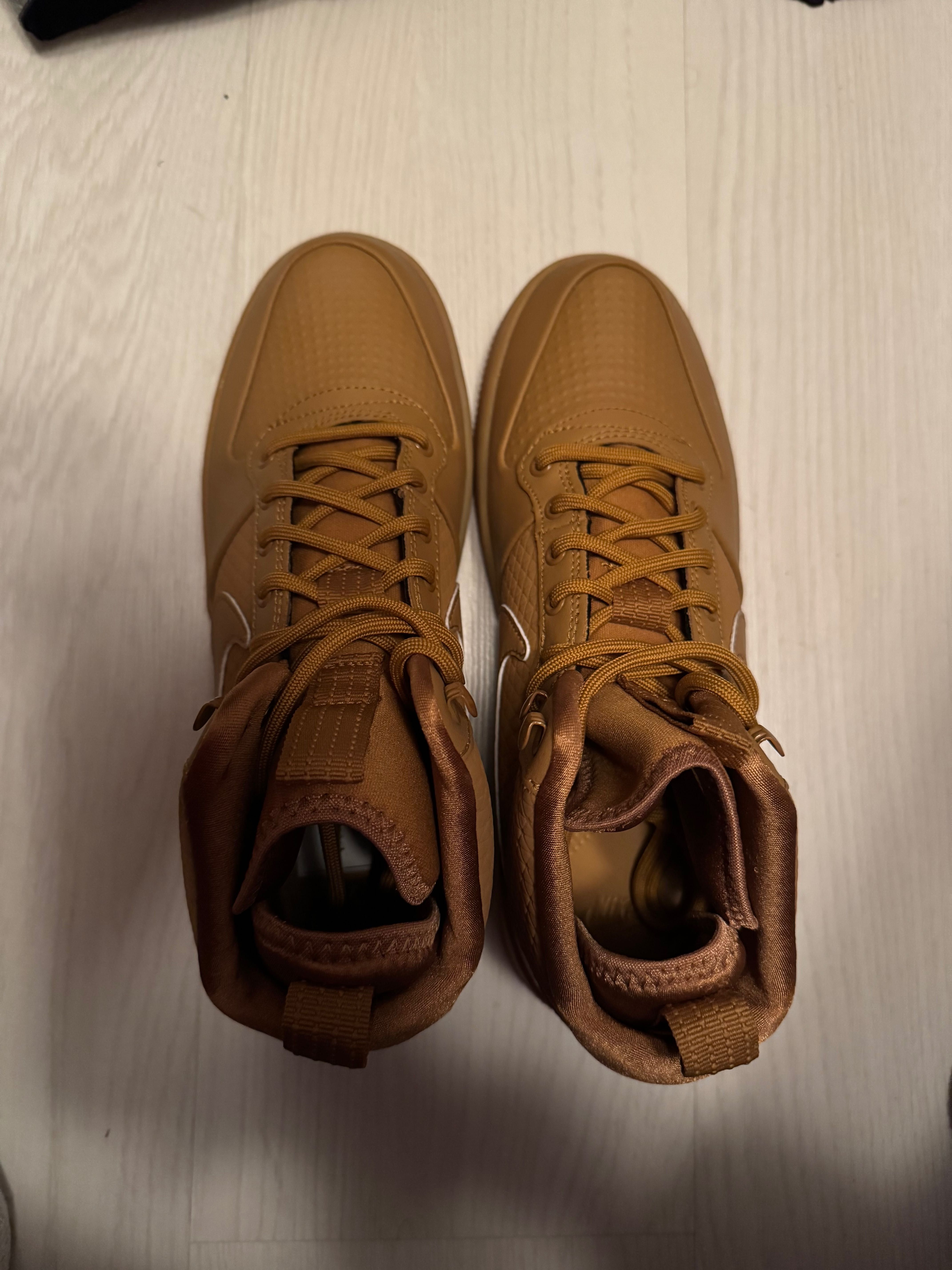 Nike зимни обувки 43