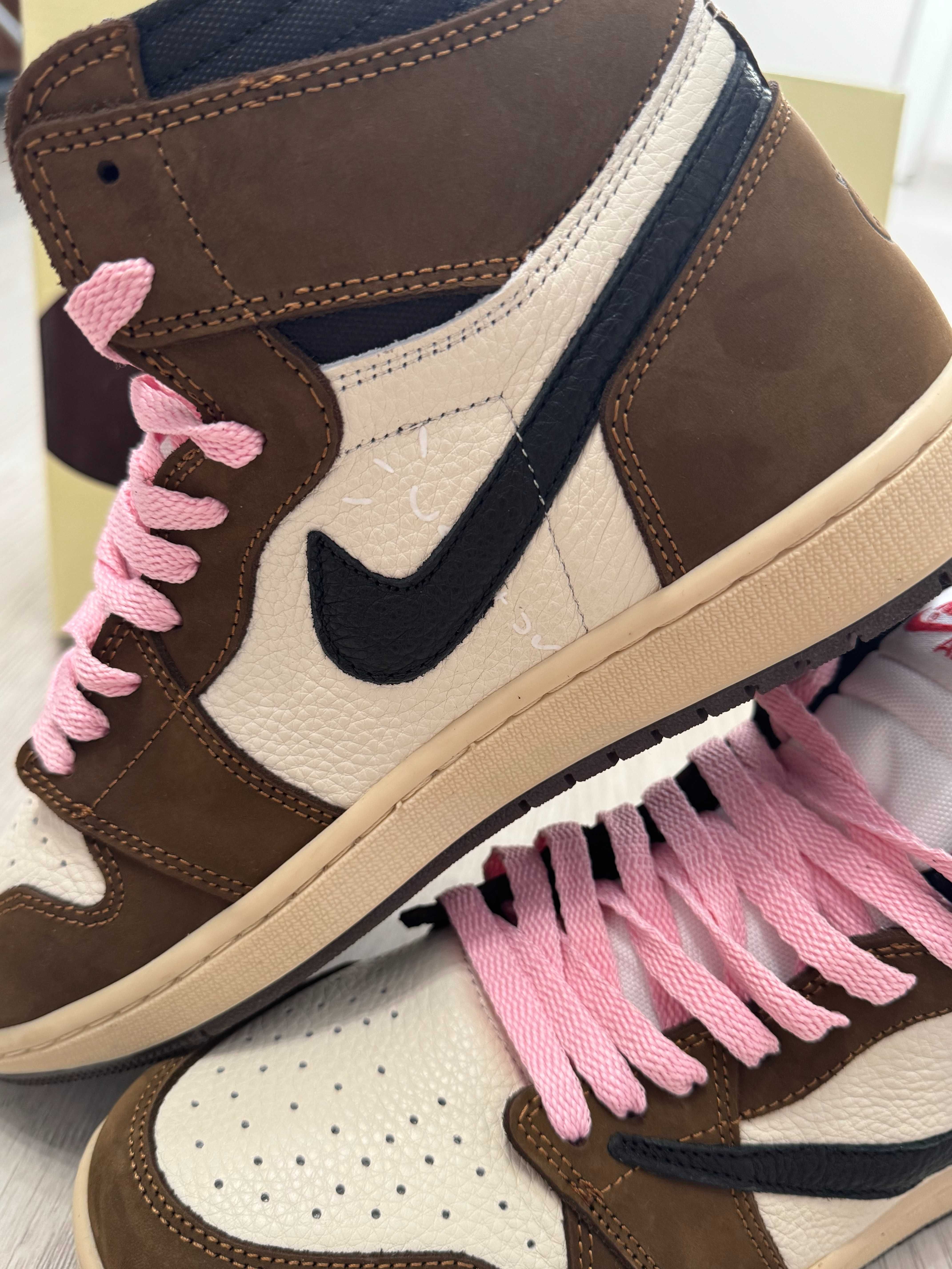 Adidasi Jordan 1 High Reverse Mocha × Travis Scott I PREMIUM NOI