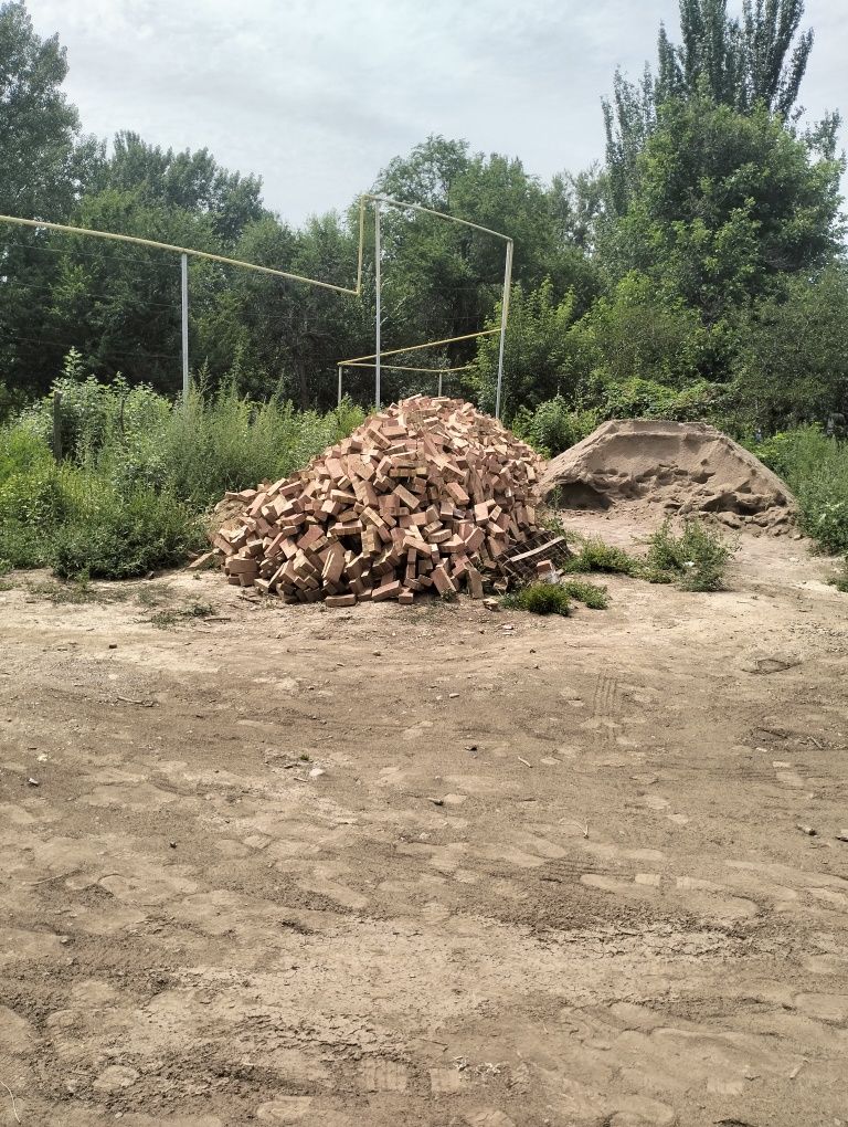 Продам кирпич новый