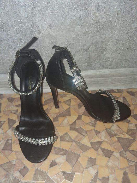 Продам туфли бастаножку