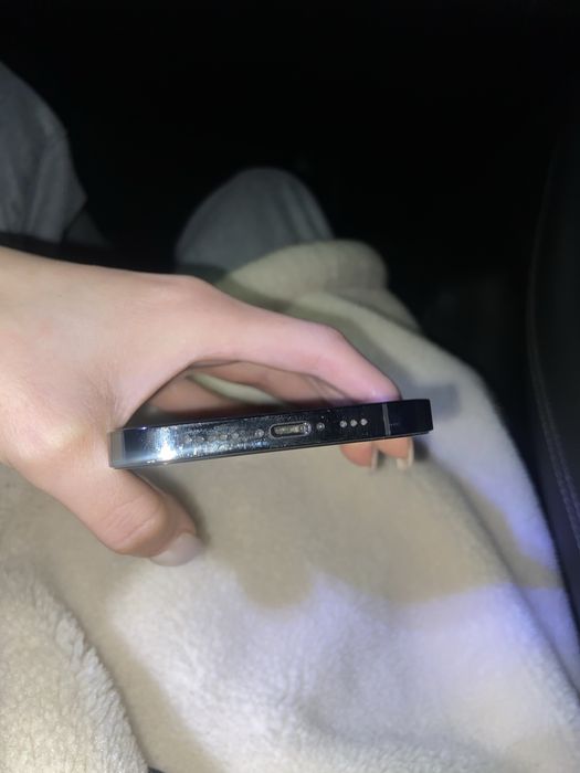 Продам Айфон 12 pro