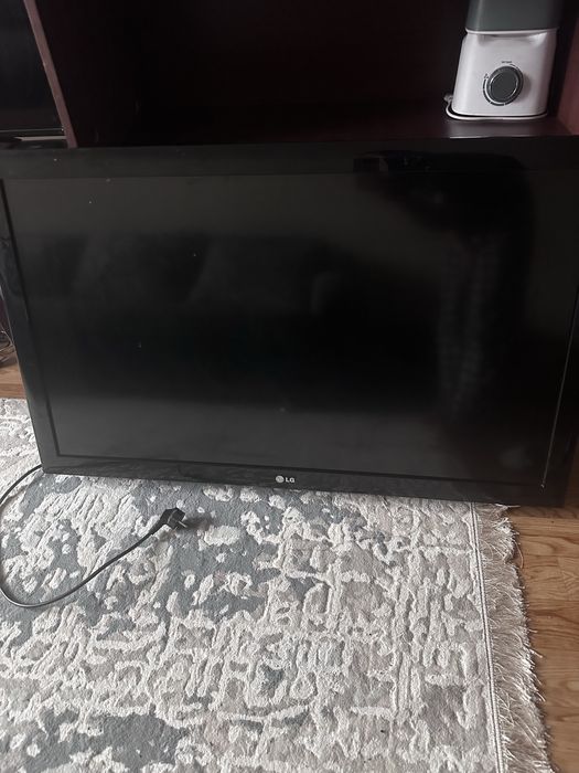 Телевизор LG 109 диагон, можно на запчасти