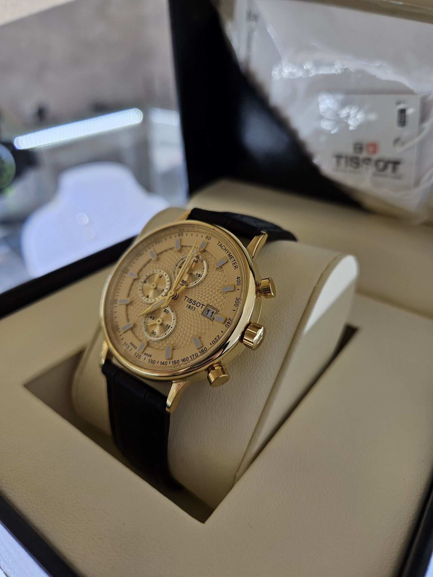 Продам золотые часы Tissot 750 пробы