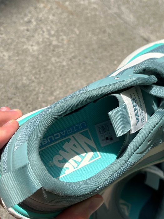 Новые оригинальные кроссовки Vans 37размер (Женские) (Продажа / Обмен)