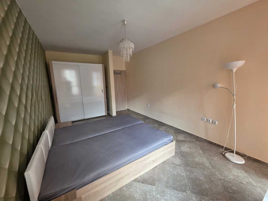 Дава се под наем Двустаен апартамент в София, Студентски град - 70 кв.м за 560 € - Снимка #1