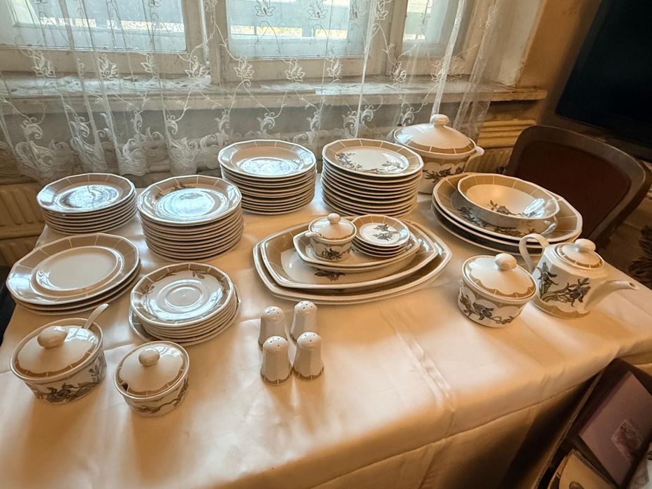 Сервиз столоый Rhapsodie (Ирисы) Германия советский период