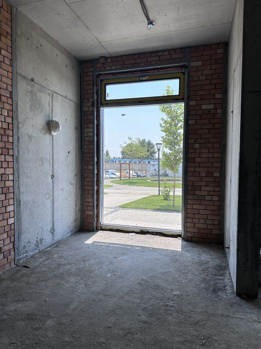 Сдам в аренду коммерческое помещение ст.м.Янгиабад