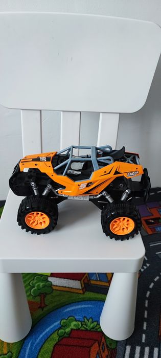 camion cu brat încărcător jeep