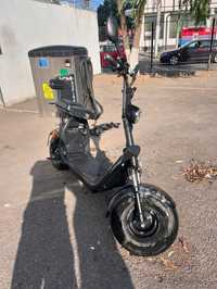 Vand scuter electric moped